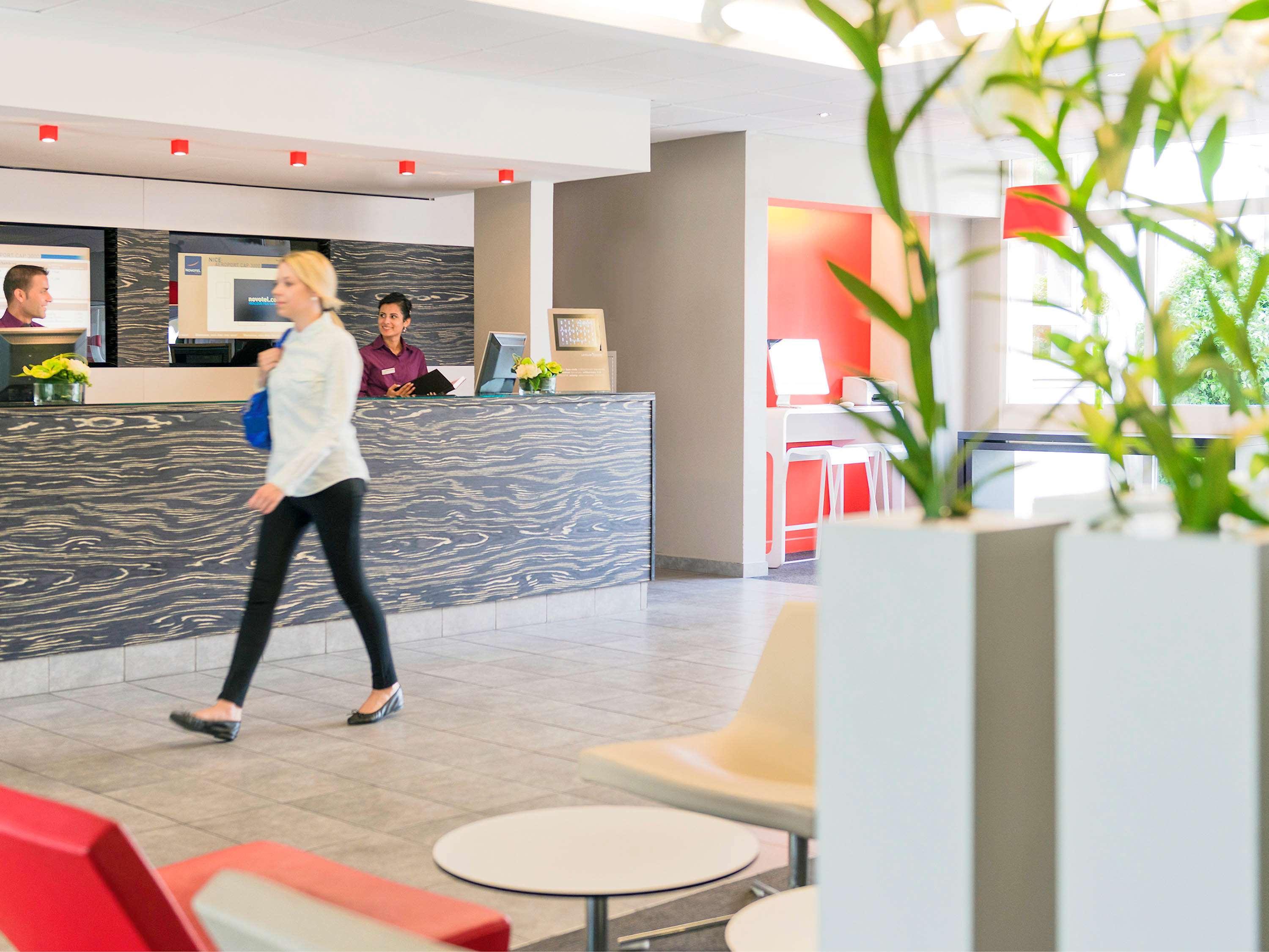 Novotel Nice Aéroport Cap 3000 Saint-Laurent-du-Var Buitenkant foto